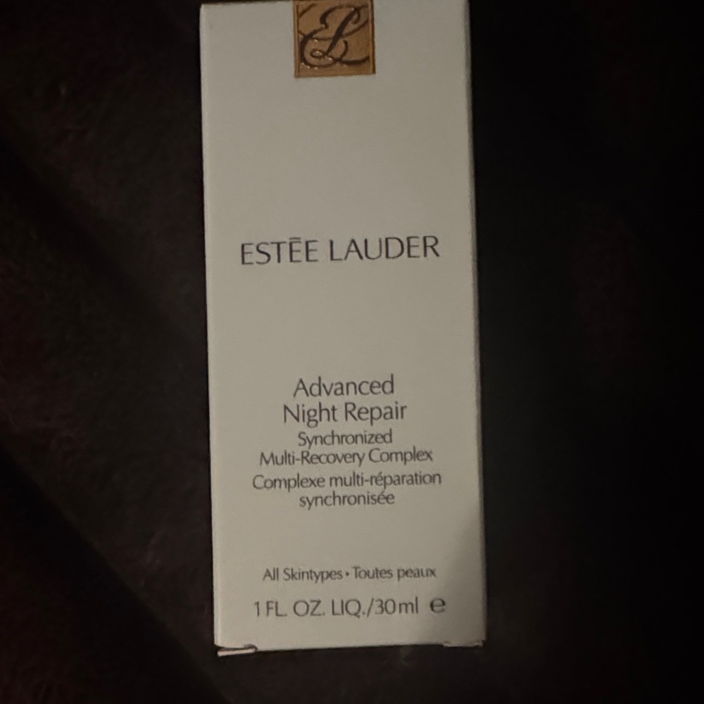 Estee Lauder Advanced Night Repair - White and Gold